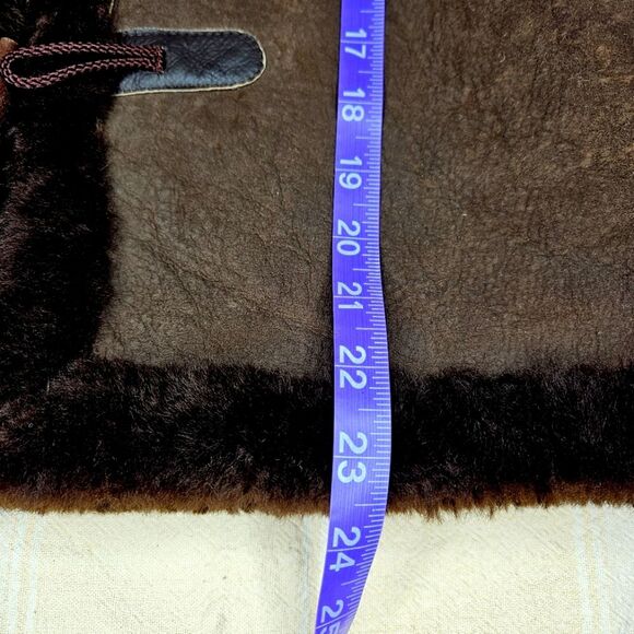 Vintage Chocolate Brown Sheepskin Sheared Lining Toggle Button New Zealand Vest - Picture 10 of 10